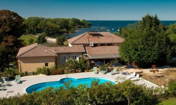 Savudrija Apartment | Apartment in Savudrija with Seaview, Terrace, Air condition, WIFI (123-4)