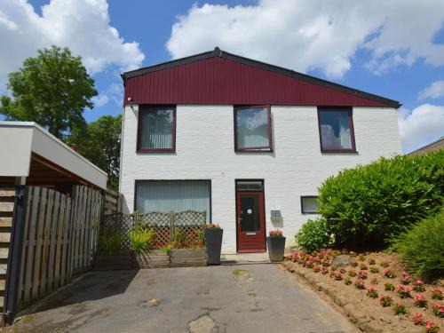 Strucht Apartment | Apartment in Schin op Geul with Sauna