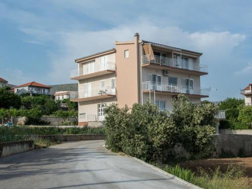 Seget Donji Apartment | Apartment in Seget Donji with terrace