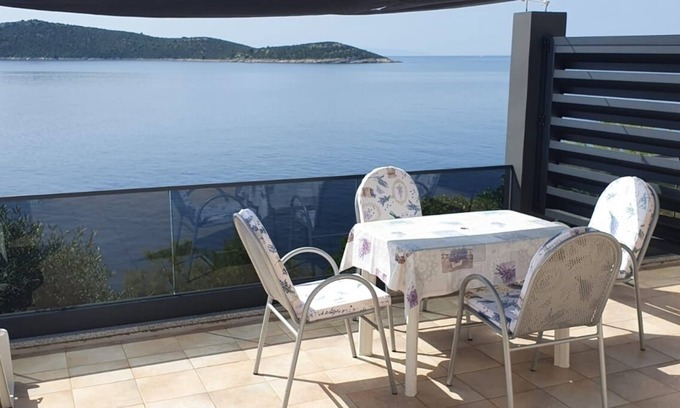 Sevid Apartment | Apartment in Sevid with Seaview, Terrace, Air condition, WIFI (4746-3)