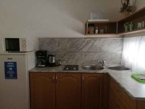 Siofok Aranypart Apartment | Apartment in Siofok with Two-Bedrooms 3