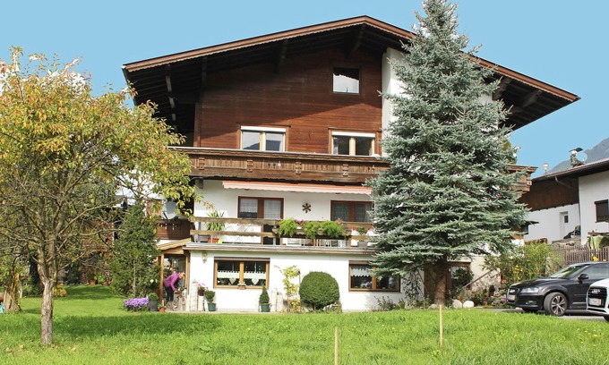 Stumm Apartment | Apartment in Stumm near Ski Slopes