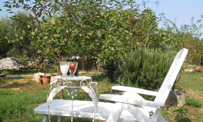 Sutomiscica Apartment | Apartment in Sutomišćica with sea view, balcony, air conditioning, WiFi (3573-2)