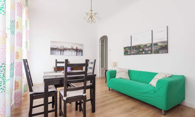 La Font de la Guatlla Apartment | Apartment in the Plaza de España area
