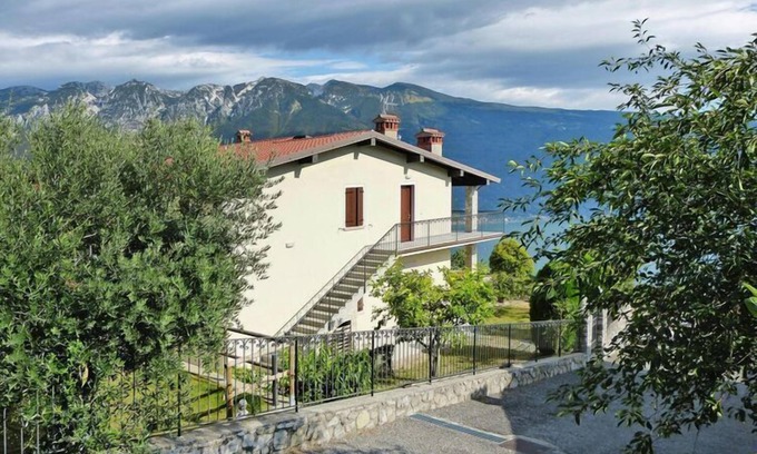 Oldesio Apartment | Apartment in Tignale with Lake Garda Views