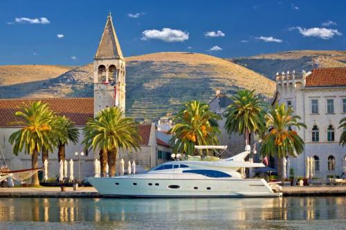 Trogir Apartment | Apartment in Trogir with sea view, terrace, air conditioning, Wi-Fi (3788-2)