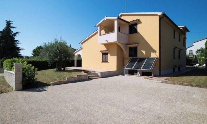 Gulici Apartment | Apartment in Villa Irena with large terrace in Poreč