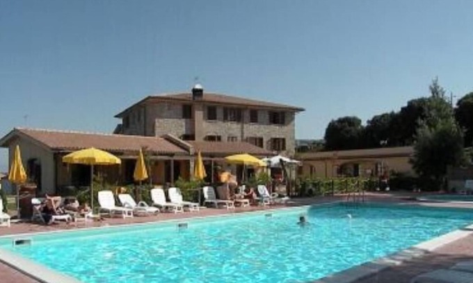 Pomaia Apartment | Apartment in Village-Residence La Pieve di Pomaia - Swimming pool - WiFi -Toscana