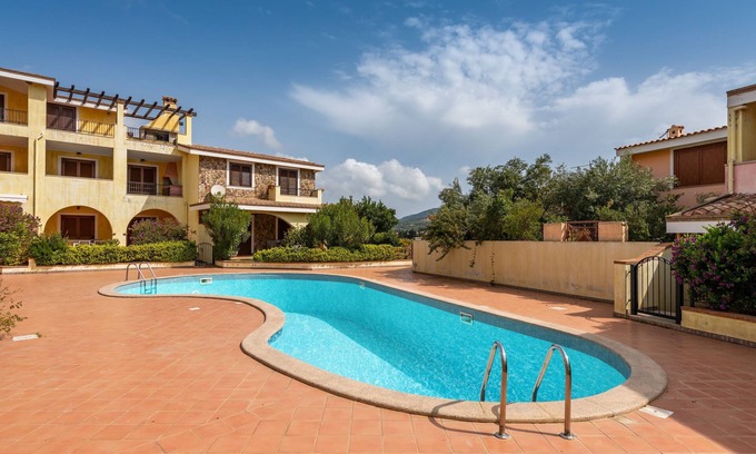 Villasimius Apartment | Apartment 'Isabel' with Shared Pool, Wi-Fi and Air Conditioning