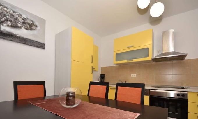 Ugljan Apartment | Apartment Ivor in Ugljan/Ugljan - 6 persons, 2 bedrooms