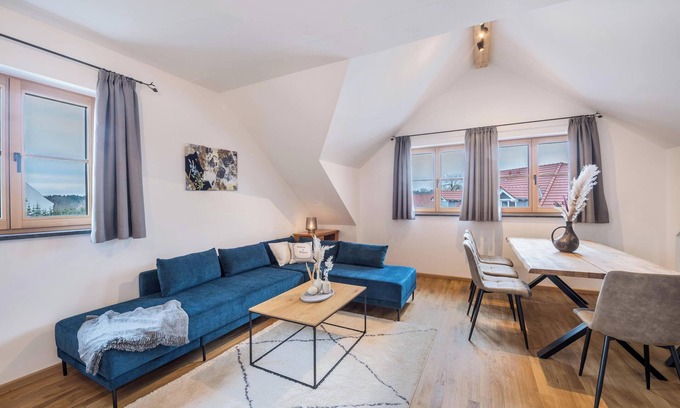Gilching Apartment | Apartment Josef at the Schloeglhof with Wi-Fi
