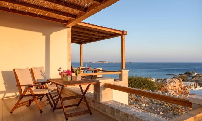 Kimolos Apartment | Apartment 'Kalamitsi View 2' with Private Terrace, Wi-Fi and Air Conditioning