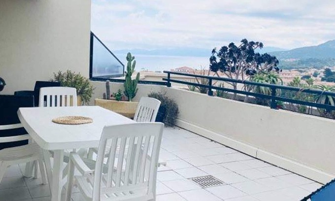 L'Ile-Rousse Apartment | Apartment L'Île-Rousse, 2 bedrooms, 4 persons