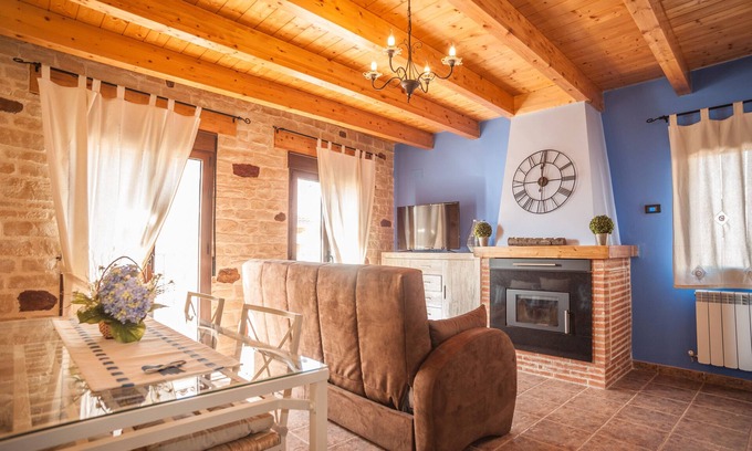 La Mata de los Olmos Apartment | Apartment 'La Mata De Los Olmos' with Balcony and Wi-Fi