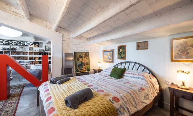Riudecanyes Apartment | Apartment 'La Fabriqueta Loft' with Mountain View, Wi-Fi and Air Conditioning