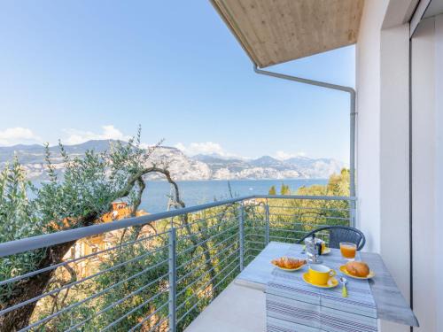 Magugnago Apartment | Apartment La Maison Blanche-1 by Interhome