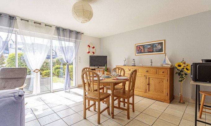 Saint-Philibert Apartment | Apartment 'La Mouette St Philibert 3 Étoiles' with Private Terrace, Private Garden and Wi-Fi