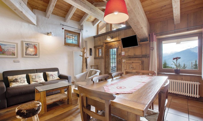 Charvensod Apartment | Apartment 'La Ponteille' with Shared Terrace, Shared Garden, and Wi-Fi