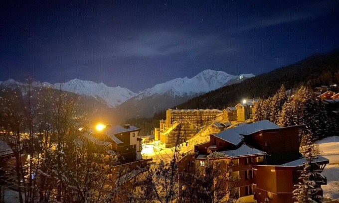 Courchevel Apartment | Apartment La Tania Courchevel 4 to 6 people at the foot of the slopes,