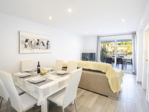 Alcudia Apartment | Apartment Lago y Mar by Interhome