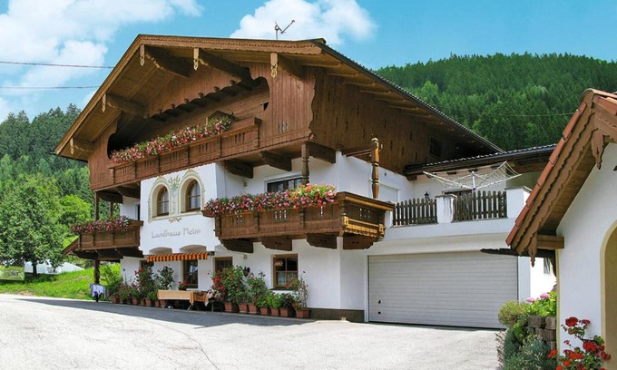 Rohrberg Apartment | Apartment Landhaus Heim - ZAZ305 by Interhome