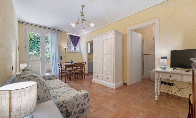 Soiano del Lago Apartment | Apartment 'Lavanda' with Private Pool, Wi-Fi and Air Conditioning
