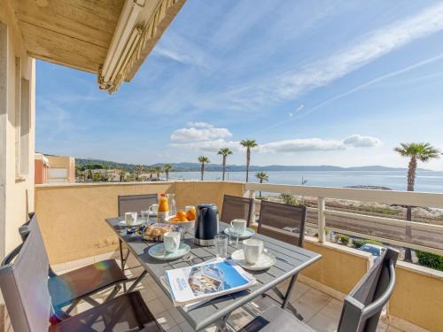 Cavaliere Apartment | Apartment Le Palazzo del Mar-11 by Interhome
