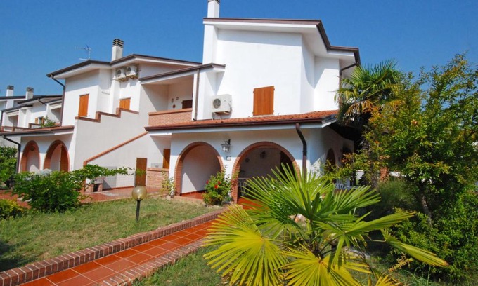 Eraclea Mare Apartment | Apartment Lecci-1 by Interhome