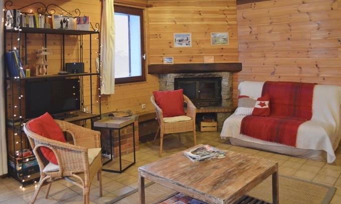 Villard-Reculas Apartment | Apartment 'Les Cabrettes - Confort' with Mountain View and Balcony