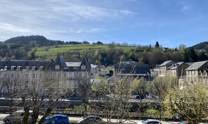 La Bourboule Apartment | Apartment 'Les Hêtres N°3' with Mountain View, Balcony and Wi-Fi