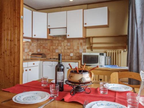 Le Lavachet Apartment | Apartment Les Pistes - Lavachet-2 by Interhome