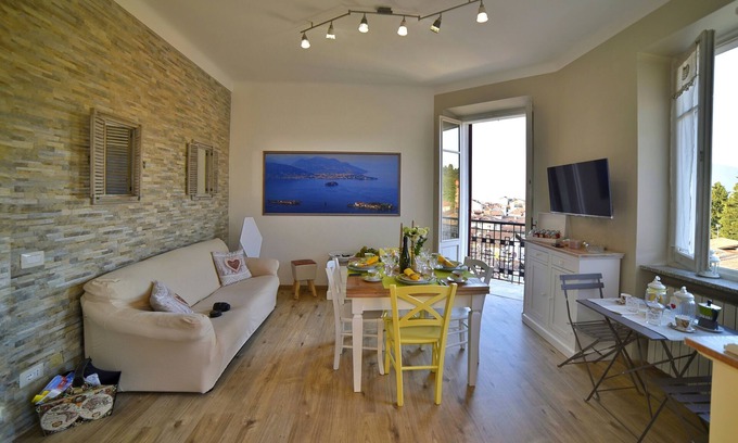 Stresa Apartment | Apartment Lilla, Stresa center, lake view