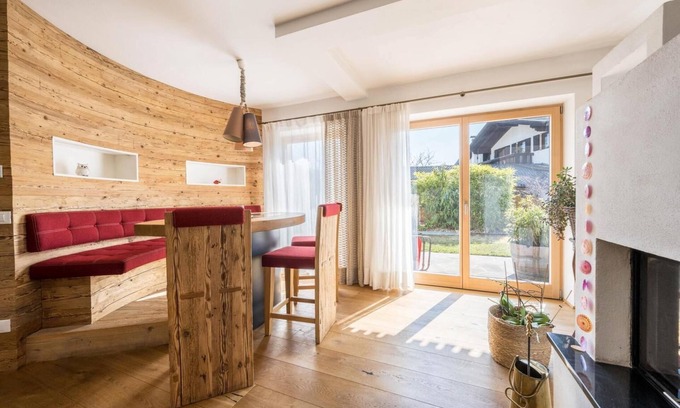 Fiumes Apartment | Apartment 'Little Charmed House' with Mountain View, Garden & Wi-Fi