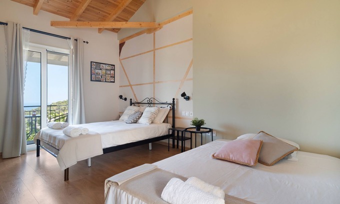 Fternon Apartment | Apartment 'Little Fox' with Sea View, Wi-Fi and Air Conditioning