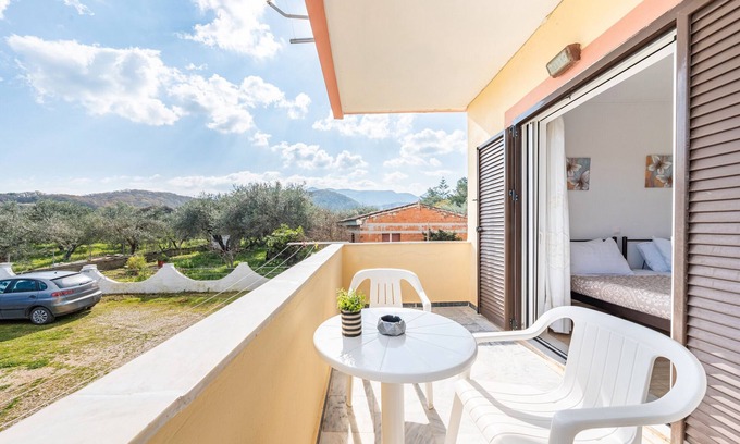 Almiros Beach Apartment | Apartment 'Lotus 3' with Sea View, Wi-Fi and Air Conditioning