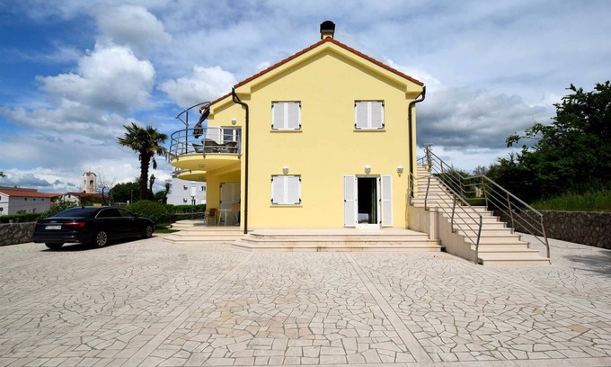 Milcetici Apartment | Apartment Luka 2 with Balcony