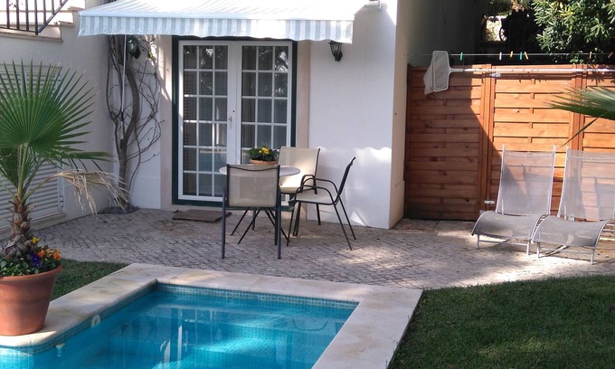 Sesimbra Apartment | Apartment m. Pool u. Sea view, about 500m to the beach in Sesimbra for max. 4 pers