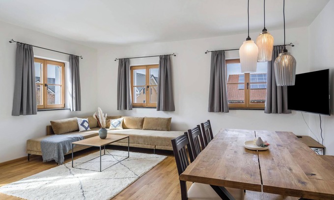Gilching Apartment | Apartment 'Maria' at the Schloegelhof with Wi-Fi & Balcony