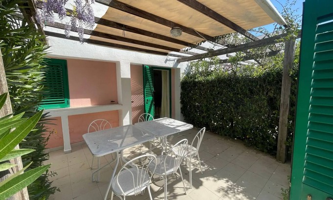 Peschici Apartment | Apartment 'Maritalia 2' with Private Terrace, Private Garden and Air Conditioning