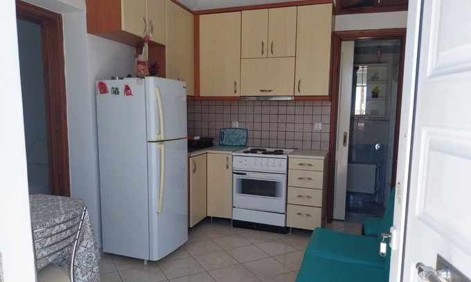 Menidion Apartment | Apartment 'Menidi Studio' with Sea View, Wi-Fi and Air Conditioning