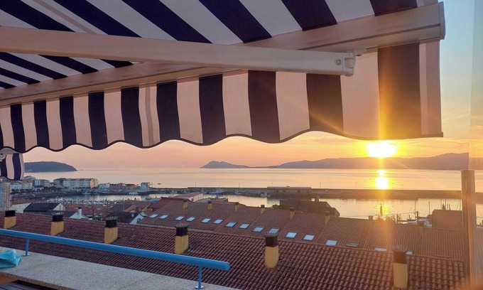 Portosin Apartment | Apartment 'Mirador Da Ria' with Sea View, Shared Pool and Wi-Fi
