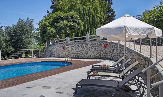 Kalata Apartment | Apartment 'Monte Verde 101' with Mountain View, Wi-Fi and Air Conditioning