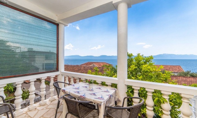 Brist Apartment | Apartment More - 60m from the sea: A1 Citron(2+2) - Brist, Riviera Makarska, Croatia