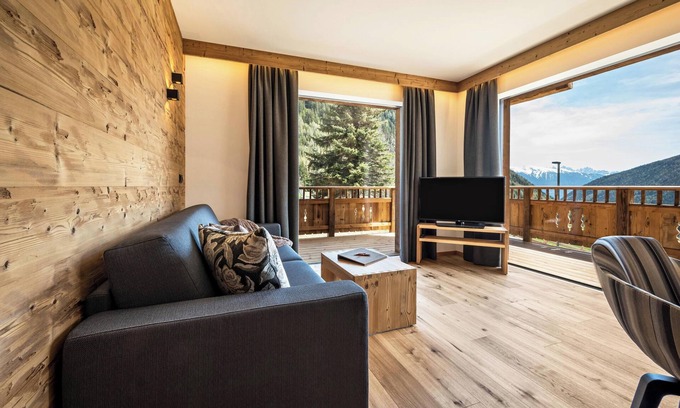 Valles Apartment | Apartment "Mulin Tondl" next to the Skiiing Area with Mountain View, Sauna & Balcony