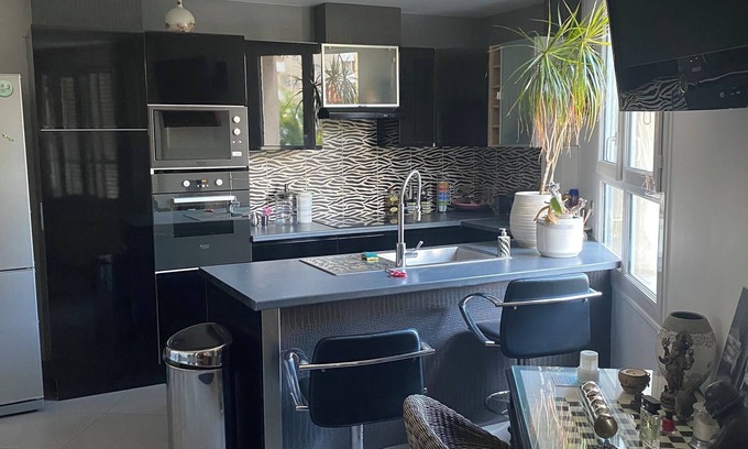 Centre Apartment | Apartment Nanterre ville proximity RER (1min) 40 m2 2 persons