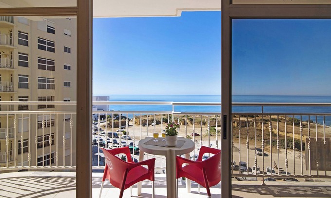 Armacao de Pera Apartment | Apartment Nau Bérrio 5ºD - Vista Mar with A/C, Wi-Fi, Garden & Balcony
