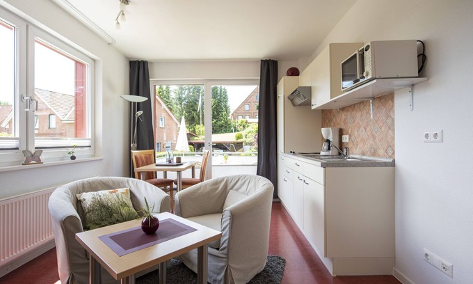 Berkenthin Apartment | Apartment near Lübeck and Ratzeburg: balcony, on the Elbe-Lübeck Canal, swimming lake at 4km