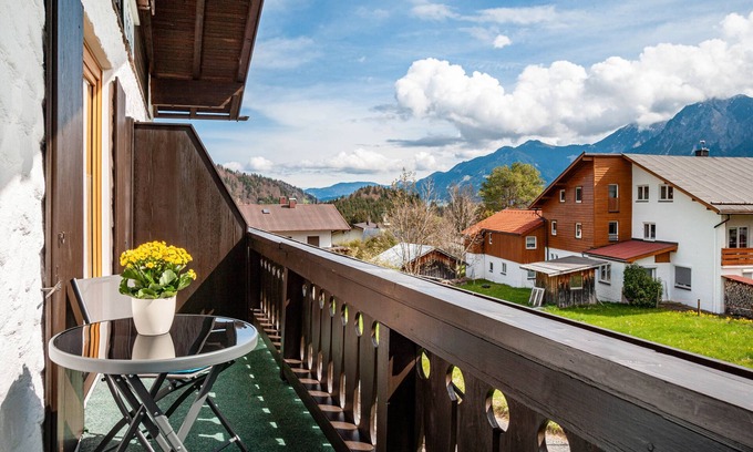Oberstdorf Apartment | Apartment Nebelhorn with Mountain View, Balcony and Wi-Fi