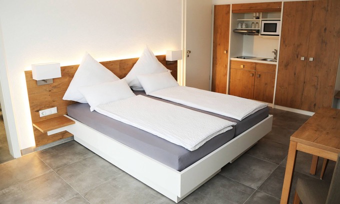 Vaihingen an der Enz Apartment | Apartment 'Nr 2' with Mountain View, Shared Terrace and Wi-Fi