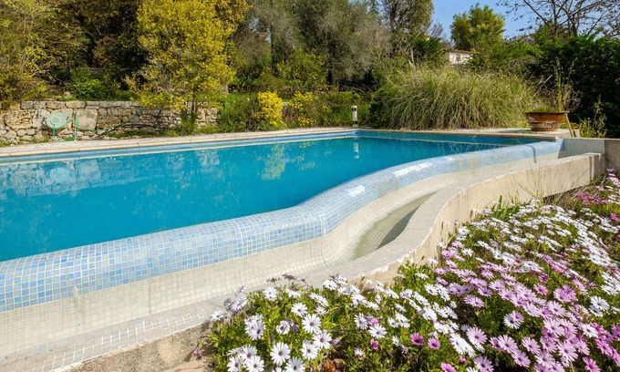 Chateauneuf-Grasse Apartment | Apartment 'Numéro 1' with Private Pool, Private Terrace and Wi-Fi